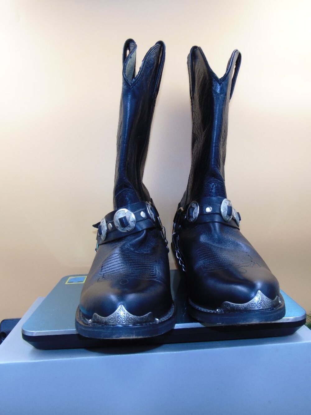 DURANGO DB560 BLK LTHR CONCHO WSTN COWBOY BOOTS 10EE